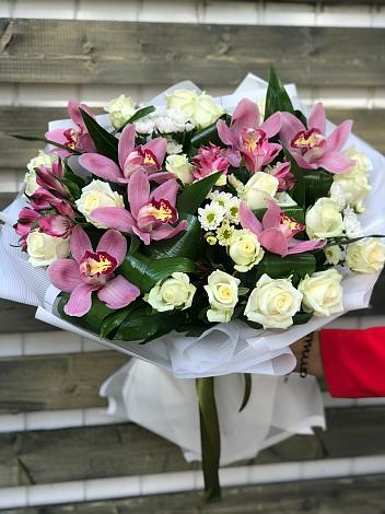 Букет цветов из: Розы и Хризантемы в Усть-Карске