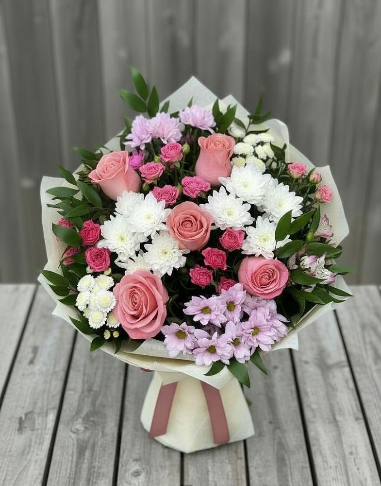 Букет цветов из: Альстромерии, Гвоздики, Розы и Хризантемы в Усть-Карске