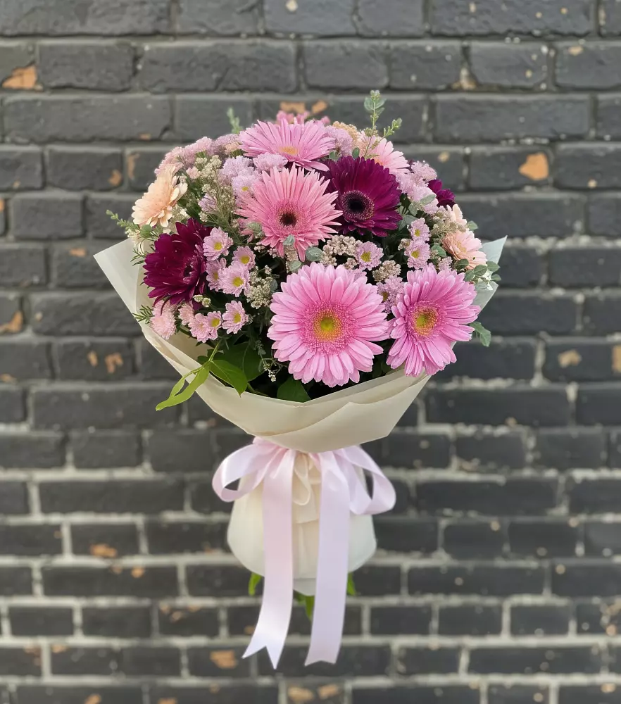 Букет цветов из: Герберы и Хризантемы в Усть-Карске