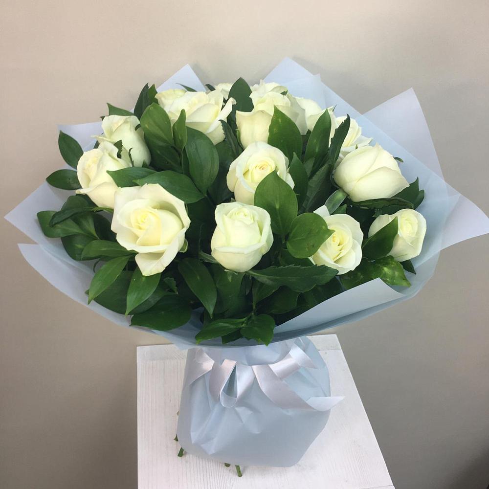 Букет 15 Белых роз Проуд в Усть-Карске