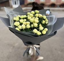 Букет Белые кустовые розы Солинеро в Усть-Карске
