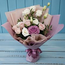 Букет цветов из:  Розы и Лизиантусы в Усть-Карске