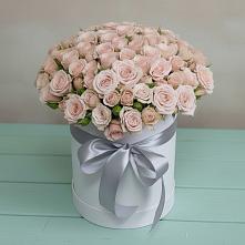 Цветочная композиция из Розы в шляпной коробке в Усть-Карске