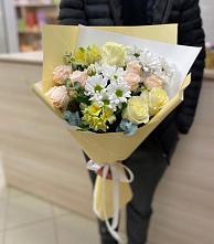 Букет цветов из:  Альстромерии, Розы и Хризантемы в Усть-Карске