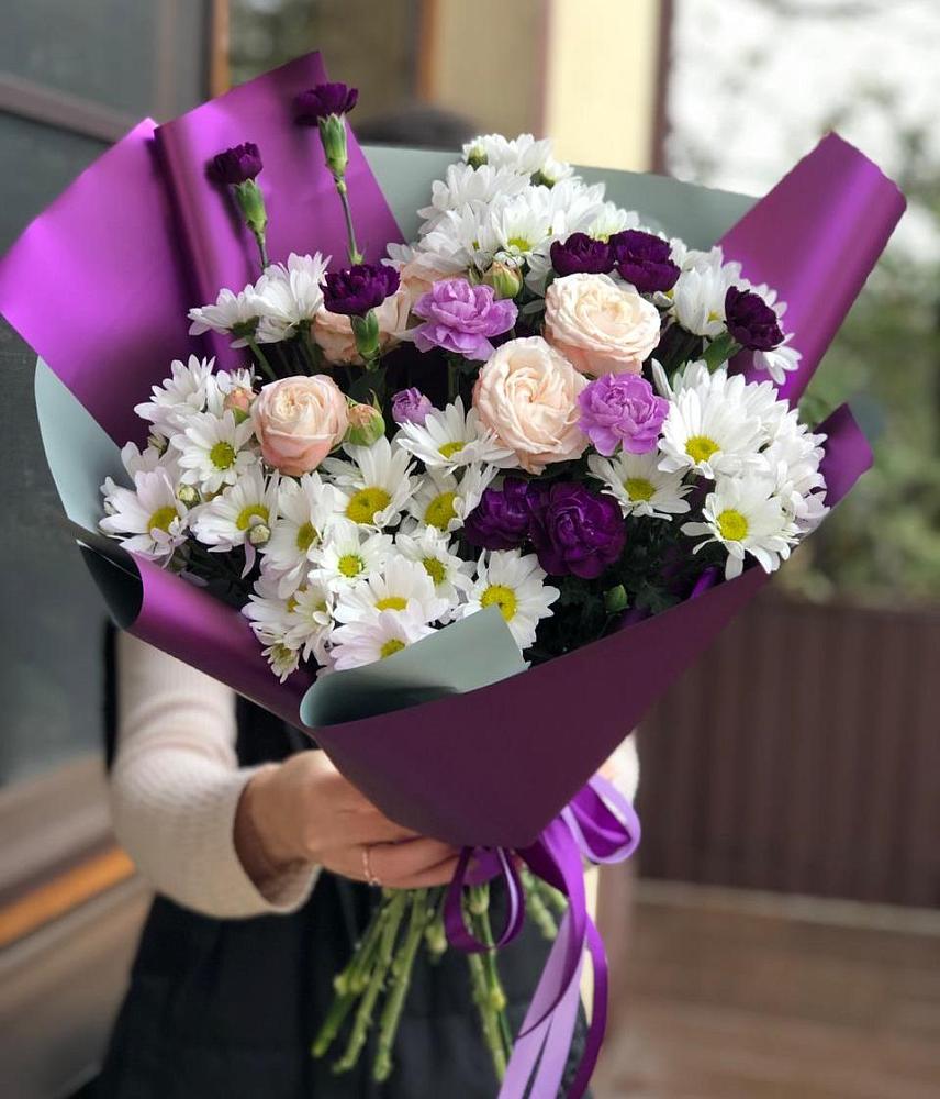 Букет цветов из: Хризантемы, Гвоздики и Розы в Усть-Карске