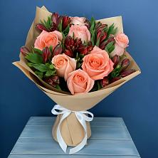 Букет цветов из:  Розы и Альстромерии в Усть-Карске