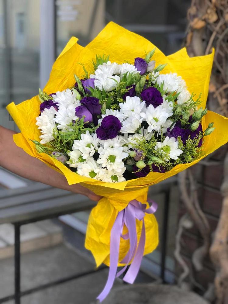 Букет цветов из: Ирисы, Хризантемы и Ромашки в Усть-Карске
