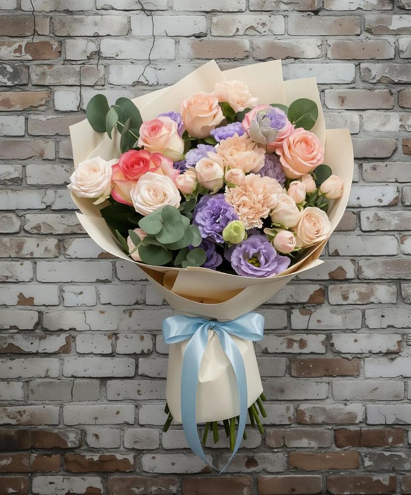 Букет цветов из: Розы, Лизиантусы и Гвоздики в Усть-Карске