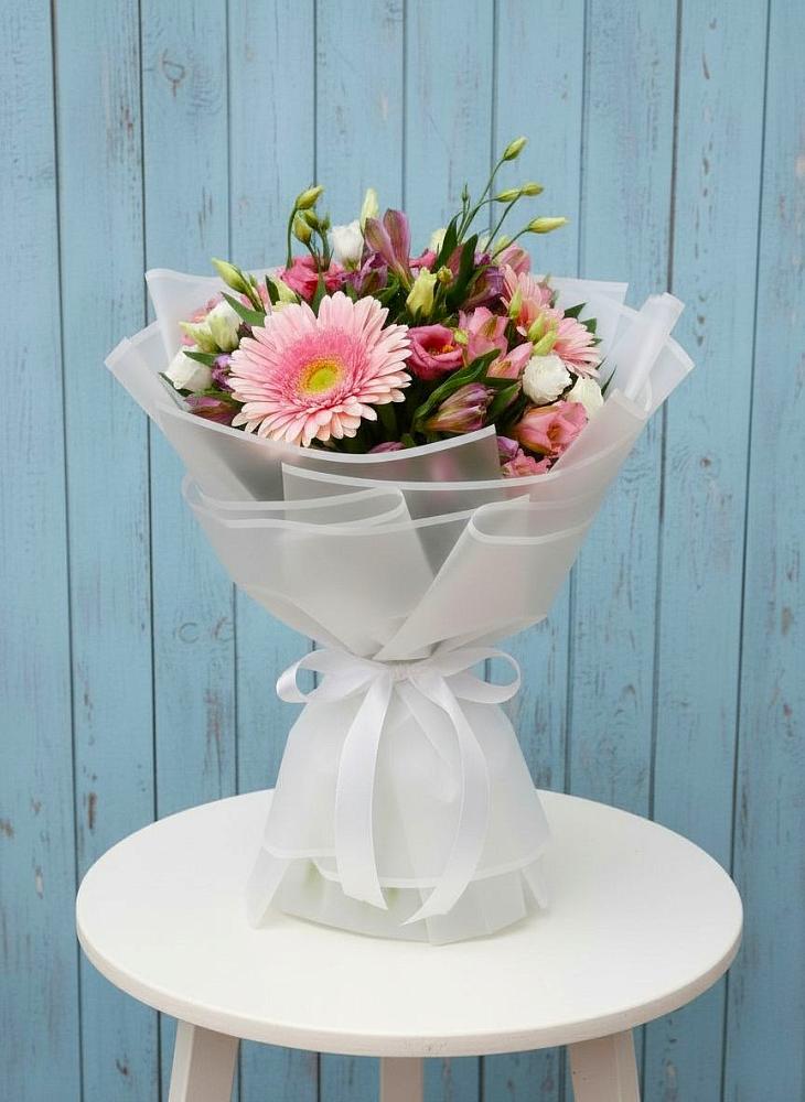 Букет цветов из: Герберы, Альстромерии и Лизиантусы в Усть-Карске