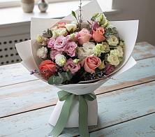 Букет цветов из:  Розы, Лизиантусы и Гвоздики #REPLACE_PRED# Усть-Карске