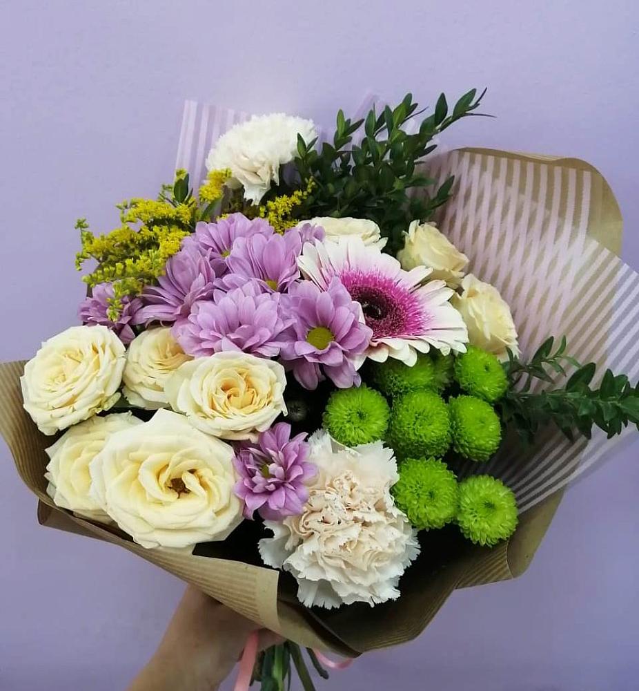 Букет цветов из: Хризантемы, Розы, Гвоздики и Герберы в Усть-Карске