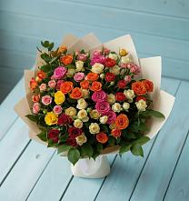 Букет Микс из разноцветных кустовых роз в Усть-Карске